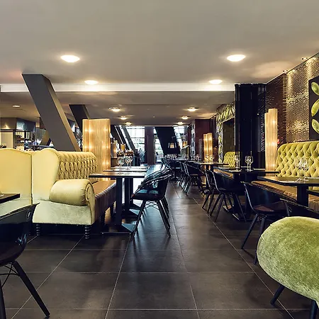 Westcord فندق 4*